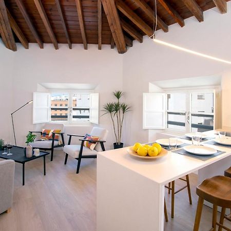 Apartamentos Thyssen Cisneros By Rent Me Малага Екстер'єр фото