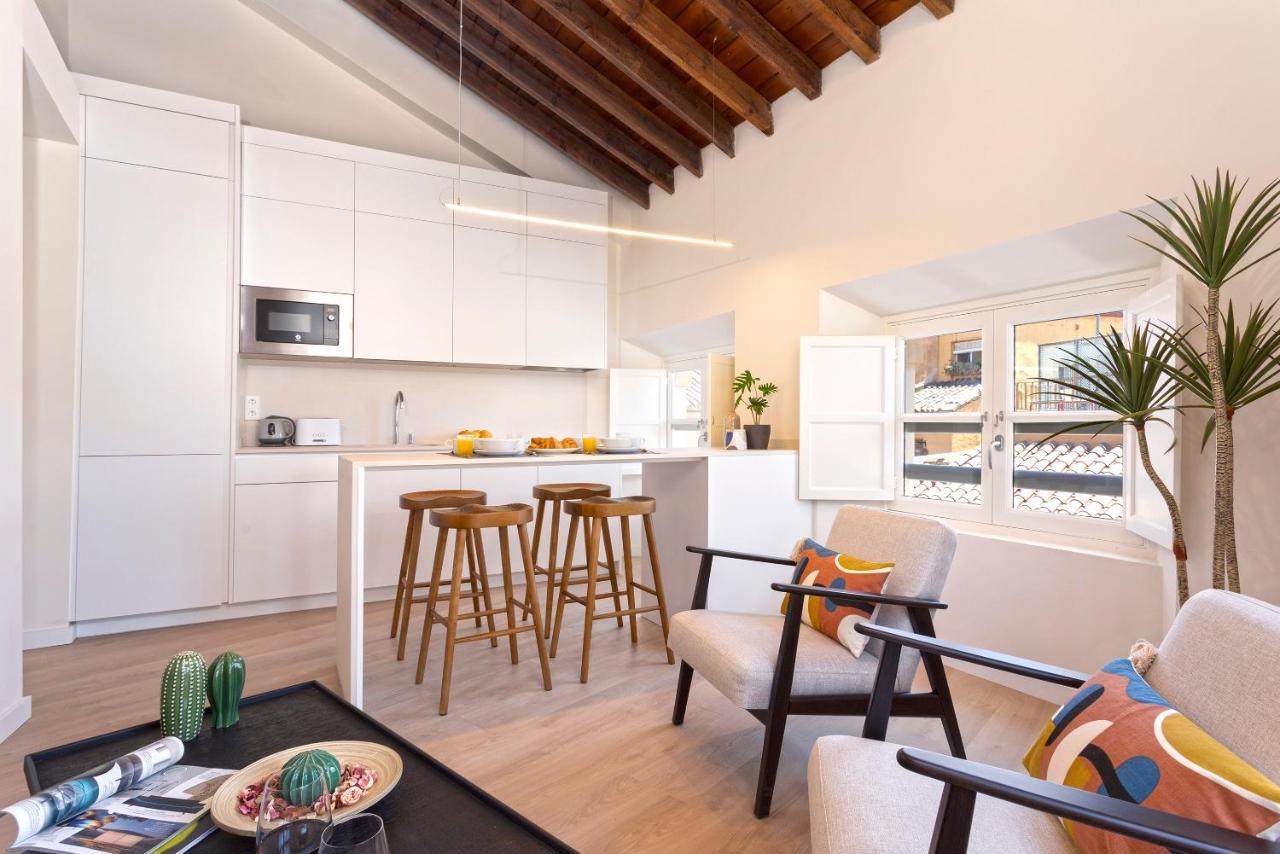 Apartamentos Thyssen Cisneros By Rent Me Малага Екстер'єр фото
