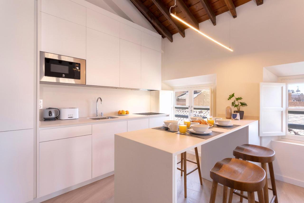 Apartamentos Thyssen Cisneros By Rent Me Малага Екстер'єр фото