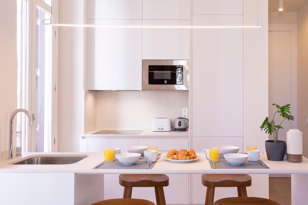Apartamentos Thyssen Cisneros By Rent Me Малага Екстер'єр фото
