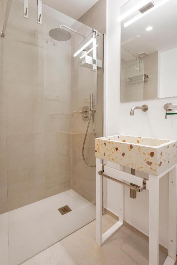 Apartamentos Thyssen Cisneros By Rent Me Малага Екстер'єр фото