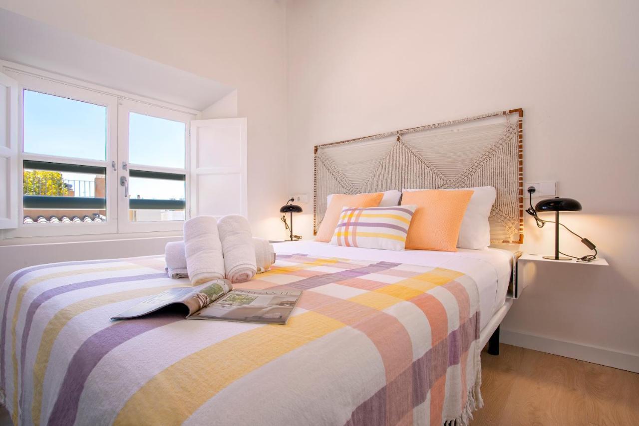 Apartamentos Thyssen Cisneros By Rent Me Малага Екстер'єр фото