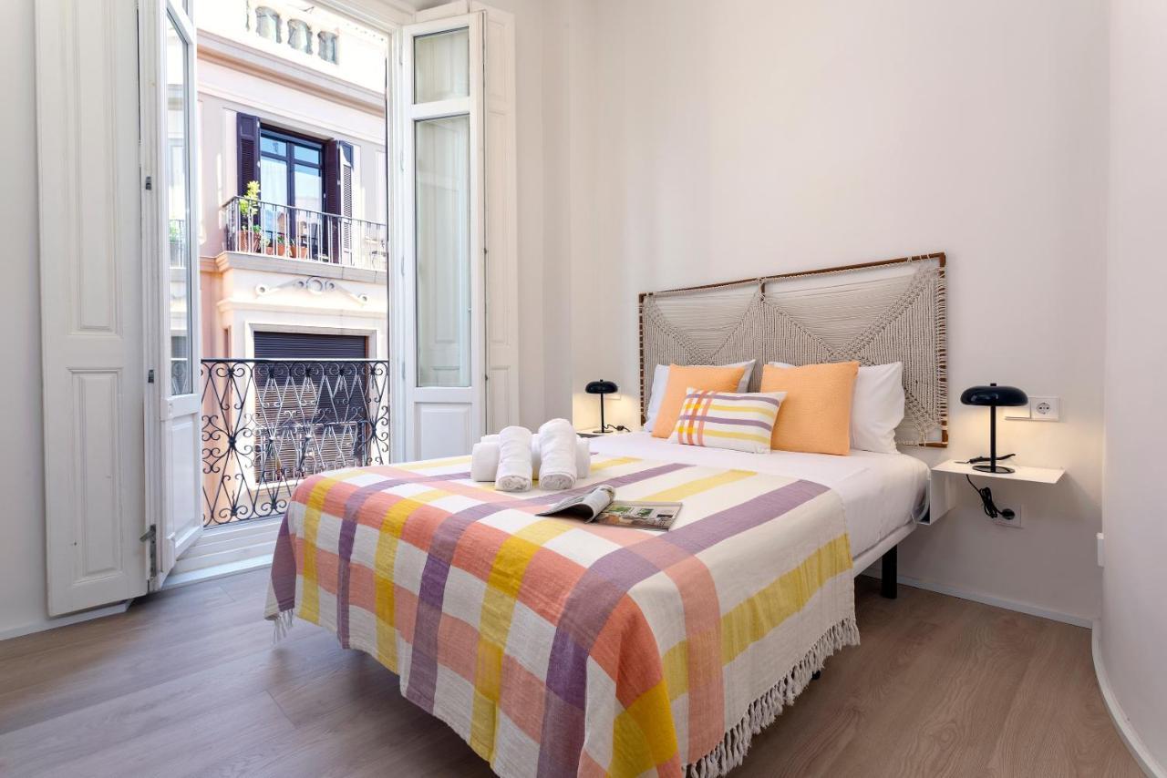 Apartamentos Thyssen Cisneros By Rent Me Малага Екстер'єр фото