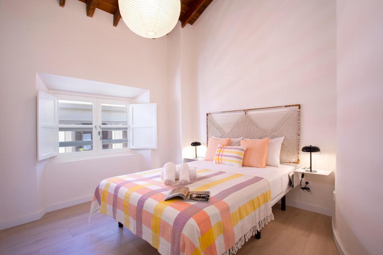 Apartamentos Thyssen Cisneros By Rent Me Малага Екстер'єр фото