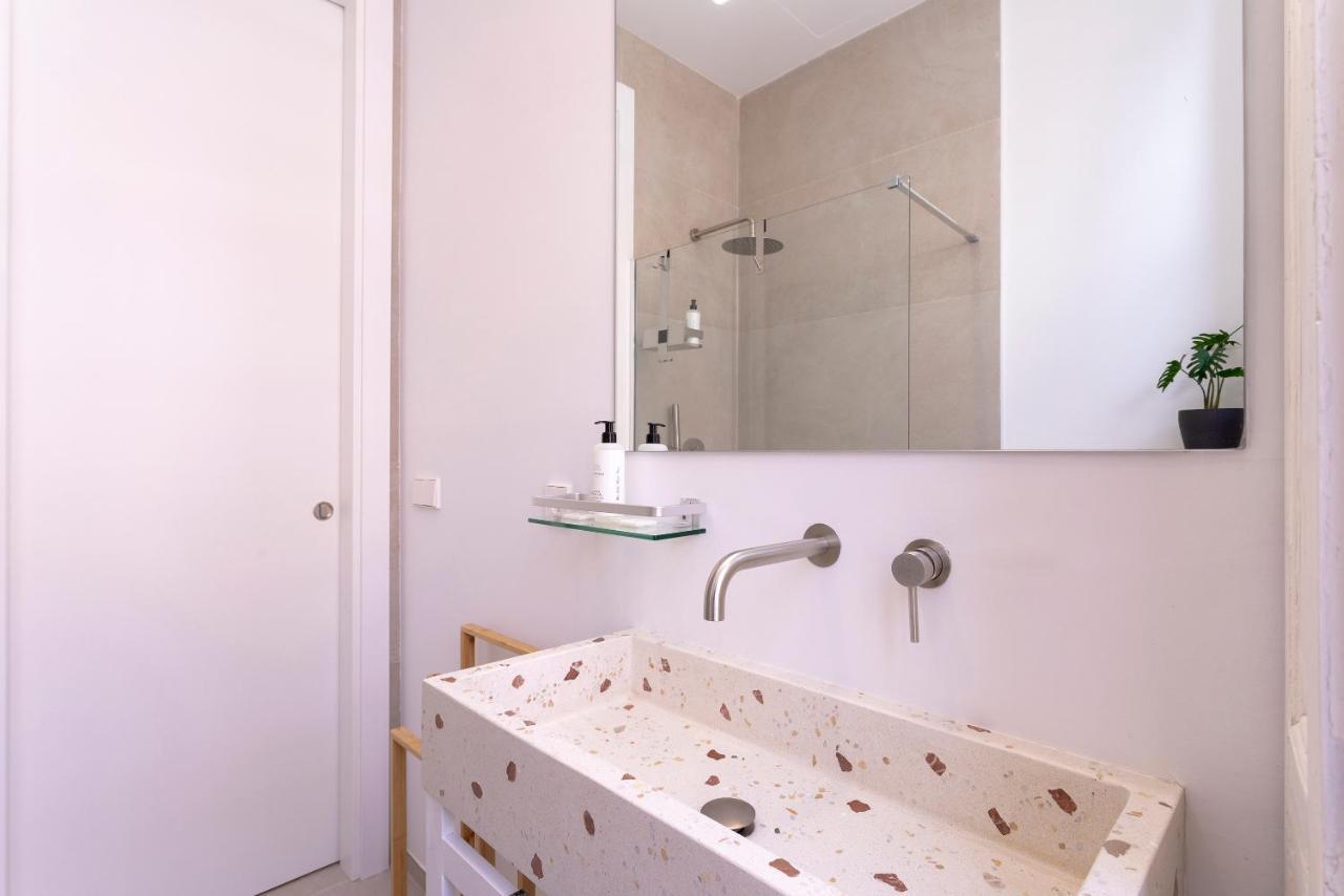 Apartamentos Thyssen Cisneros By Rent Me Малага Екстер'єр фото