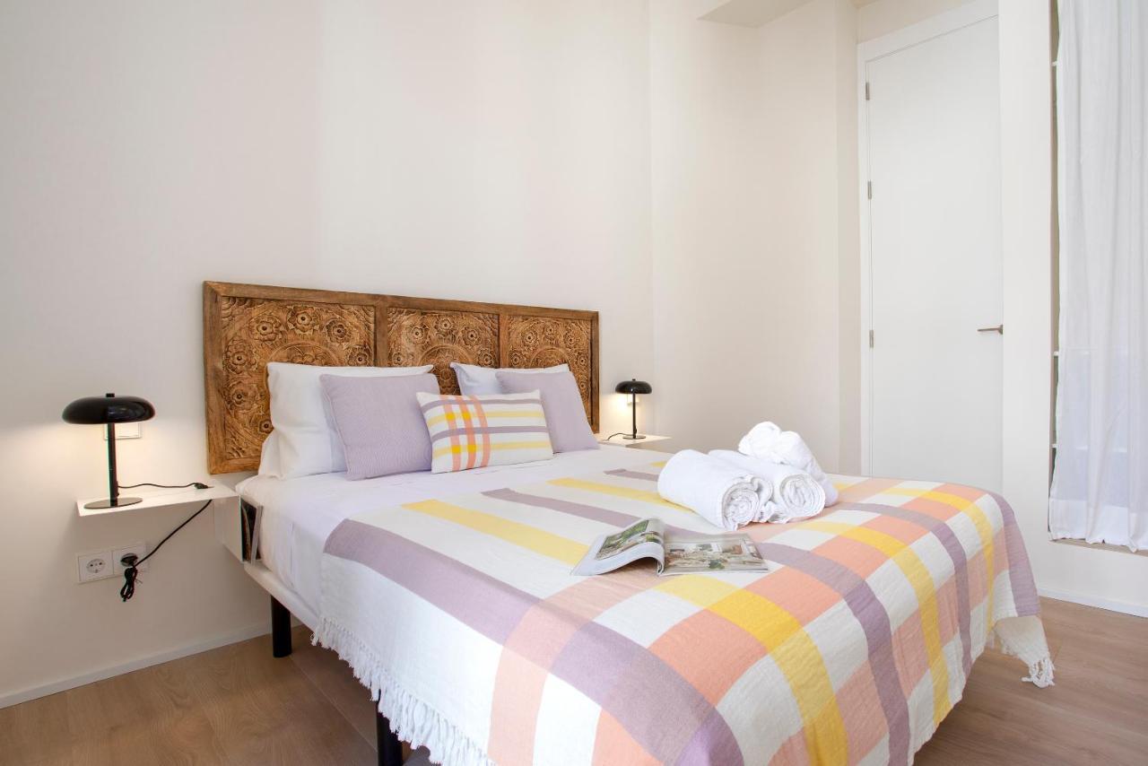 Apartamentos Thyssen Cisneros By Rent Me Малага Екстер'єр фото