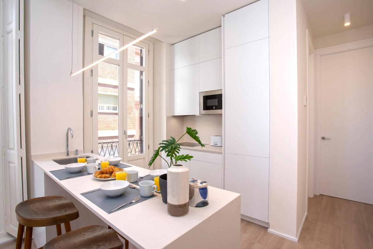 Apartamentos Thyssen Cisneros By Rent Me Малага Екстер'єр фото