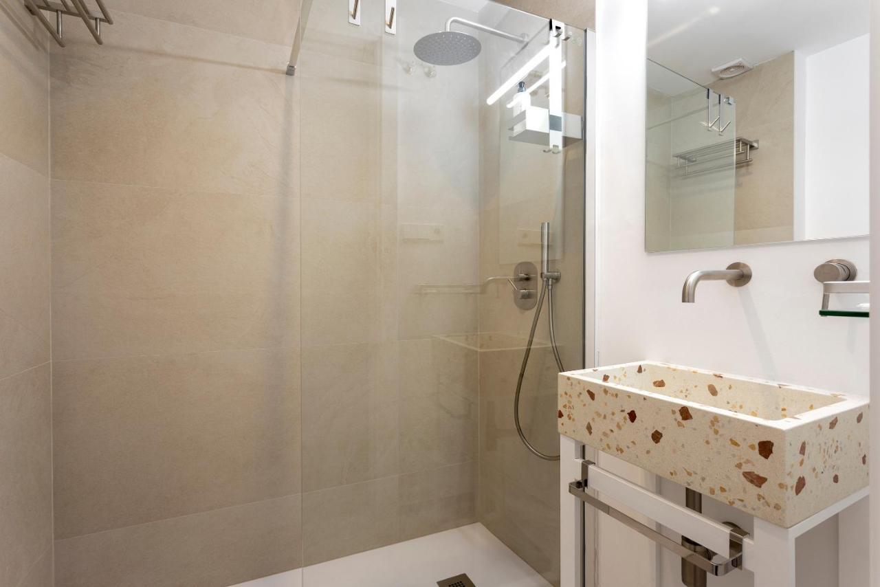 Apartamentos Thyssen Cisneros By Rent Me Малага Екстер'єр фото