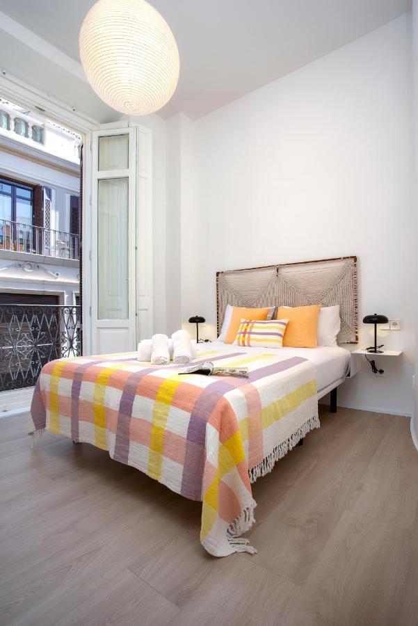 Apartamentos Thyssen Cisneros By Rent Me Малага Екстер'єр фото